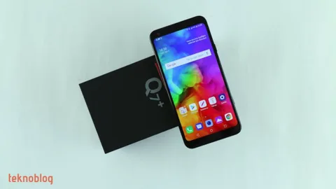 Video: LG Q7+ Kutusundan Çıkıyor