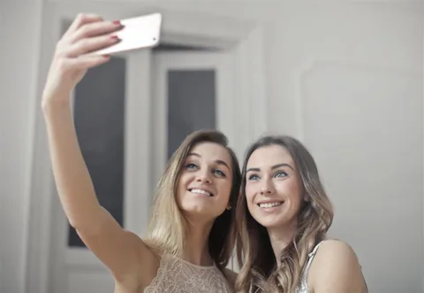 Selfie filtreleri günümüzün estetik ameliyat trendlerini belirliyor