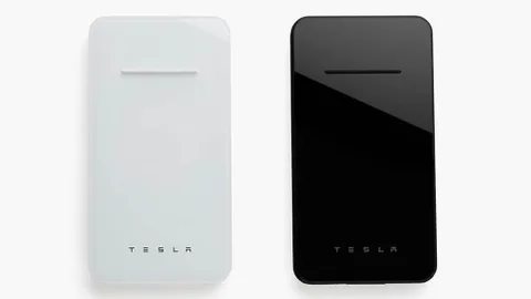 Tesla akıllı telefonlar için kablosuz şarj cihazı çıkaracak