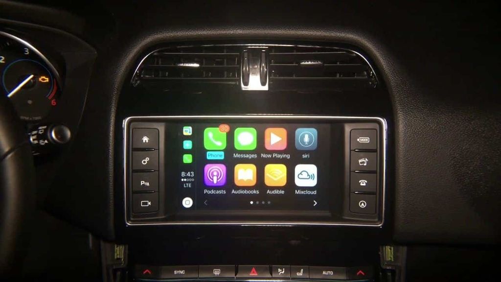 apple carplay jaguar