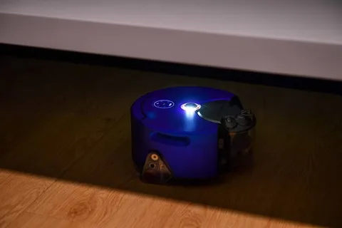 Dyson 360 Heurist robot süpürge karanlıktan korkmuyor