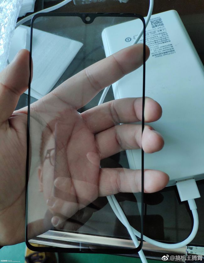 Huawei Mate 20 ve Mate 20 Pro sızıntıları telefonların ön panelini gösteriyor