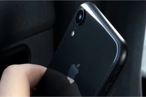iPhone XC sızıntısı telefonun arka panelini bir kez daha gösteriyor