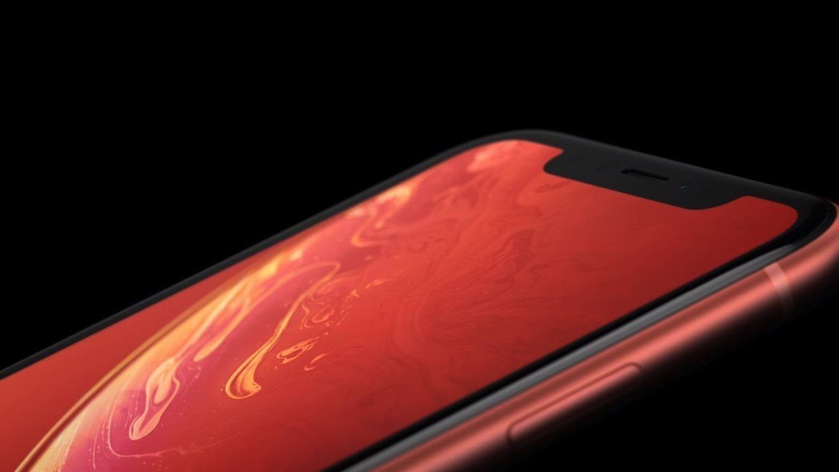iPhone XR geliyor: Rengarenk iPhone’lar, alüminyum ve camın birleşimi