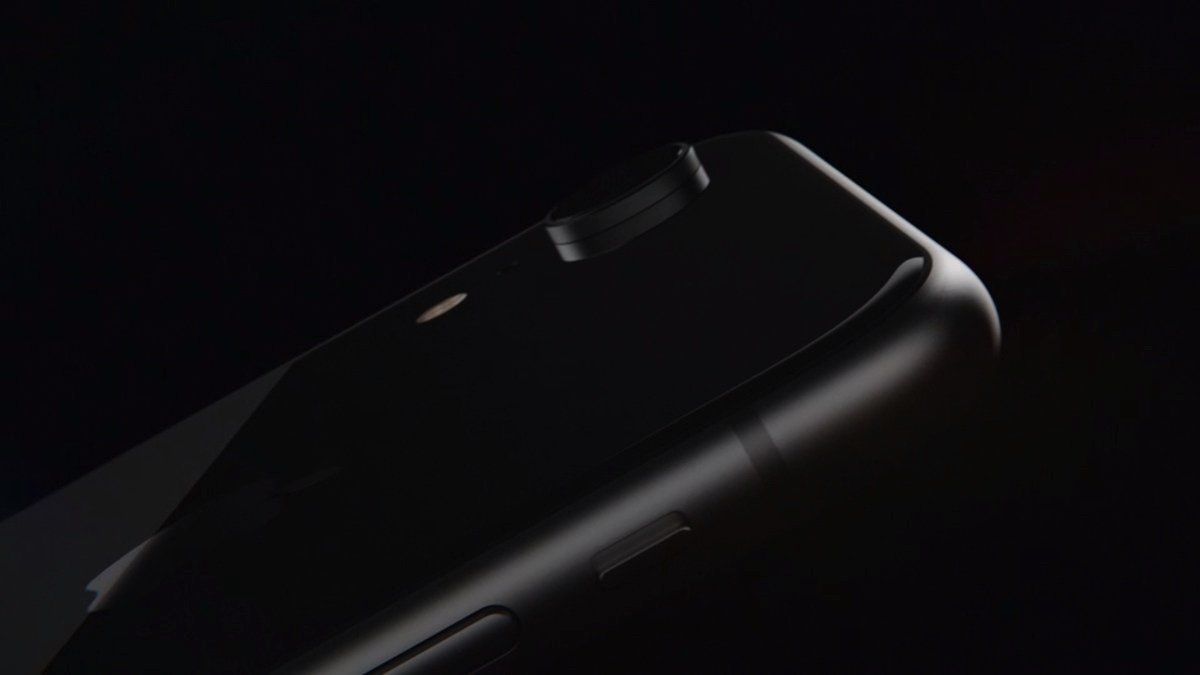 iPhone XR geliyor: Rengarenk iPhone’lar, alüminyum ve camın birleşimi