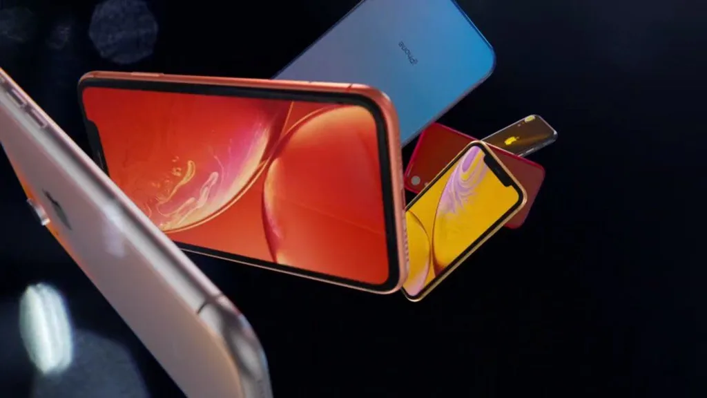 iPhone XR geliyor: Rengarenk iPhone’lar, alüminyum ve camın birleşimi