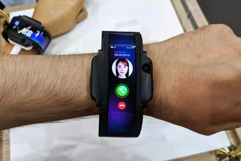 Nubia Alpha giyilebilir akıllı telefon rüyasını gerçeğe dönüştürüyor