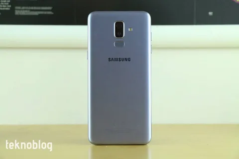 Samsung Galaxy J serisi sahneden çekiliyor