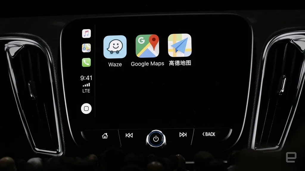Google Haritalar’dan sonra Waze de Apple CarPlay’e geldi
