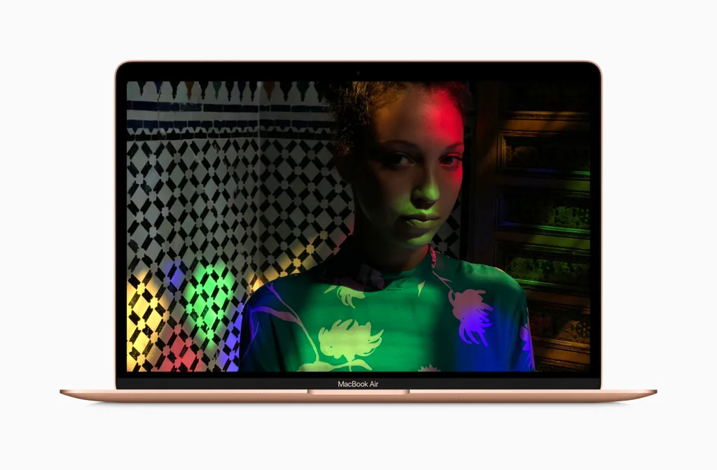 Yeni MacBook Air’in ekranı macOS güncellemesiyle parlaklaşıyor