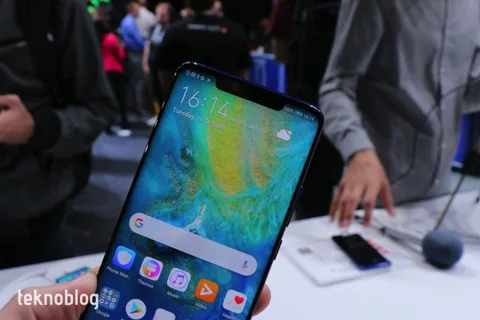 Huawei P30 Pro’nun OLED panellerini Samsung üretecek iddiası