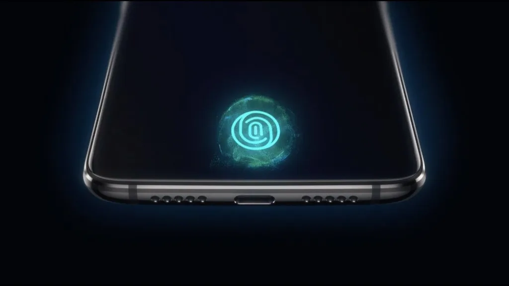 OnePlus 6T tanıtımı ekrana entegre parmak izi tarayıcısını gösteriyor