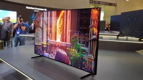 Samsung’un 8K QLED TV’sinin fiyatı yükseklerde uçuyor