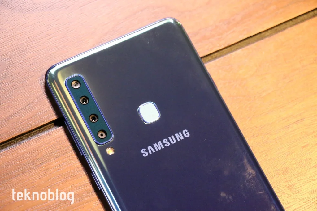Samsung gelir ve kârında keskin bir düşüş bekliyor