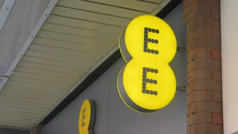 İngiliz mobil operatör EE, 5G’yi gelecek yıl Birleşik Krallık’a getiriyor