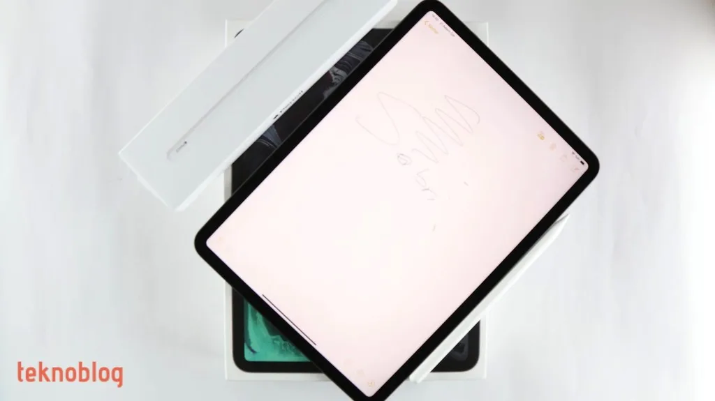 Video: iPad Pro 11 ve Apple Pencil 2 Kutusundan Çıkıyor