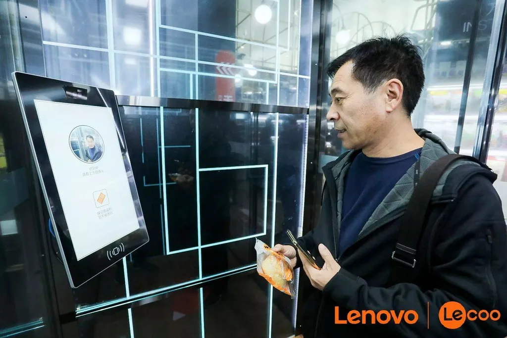Lenovo Pekin’de kasasız dükkan açtı