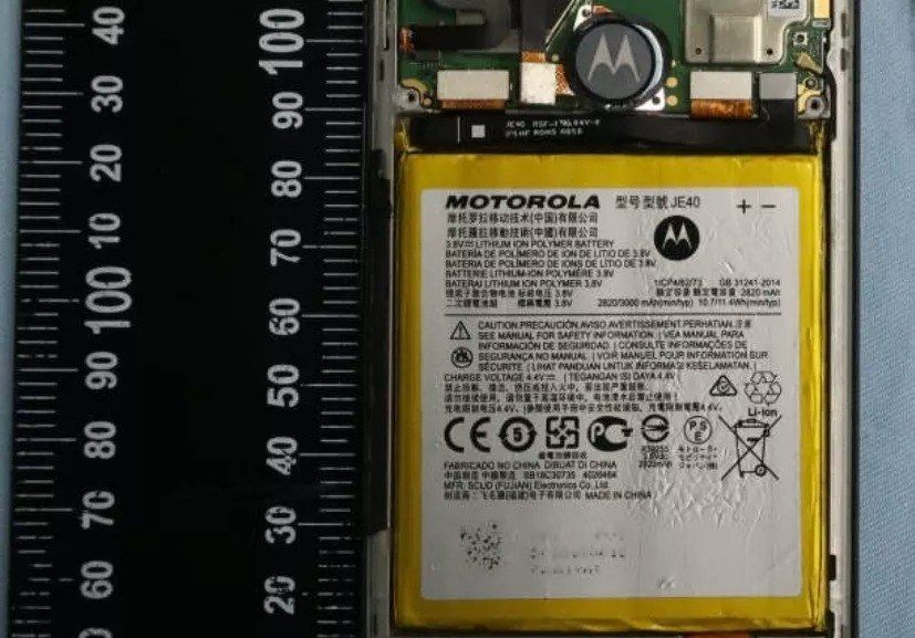 Moto G7 Play’in çentiği ve daha küçük pili olacak