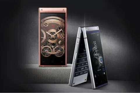 Samsung W2019 tanıtıldı: Kapaklı tasarım, Snapdragon 845 işlemci