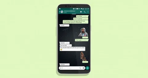 Sticker Studio ile fotoğraflar WhatsApp çıkartmasına dönüştürülebiliyor