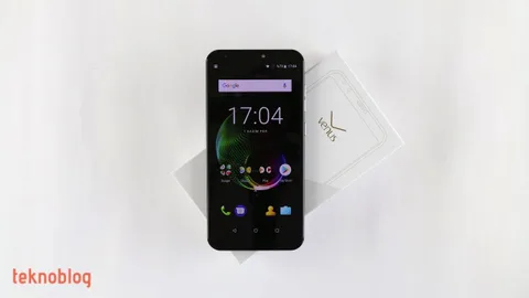 Video: Vestel Venus V6 Kutusundan Çıkıyor