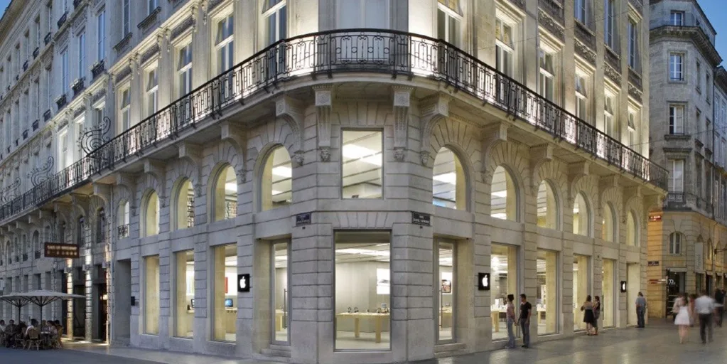 Apple’ın Bordeaux’daki mağazası Sarı Yelekliler gösterisinde yağmalandı