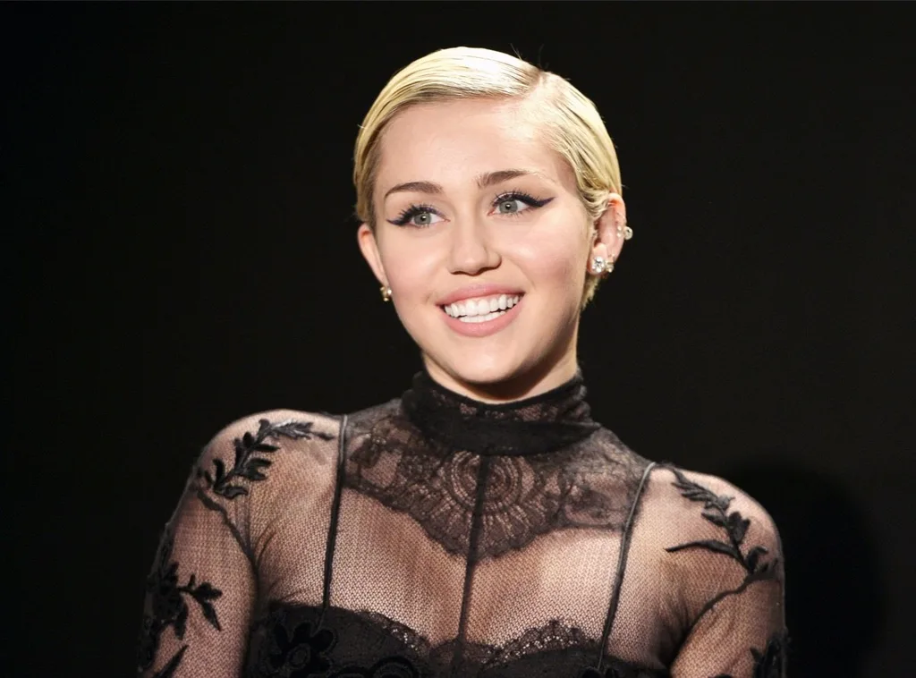 Miley Cyrus Black Mirror’ın beşinci sezonunda boy gösterecek