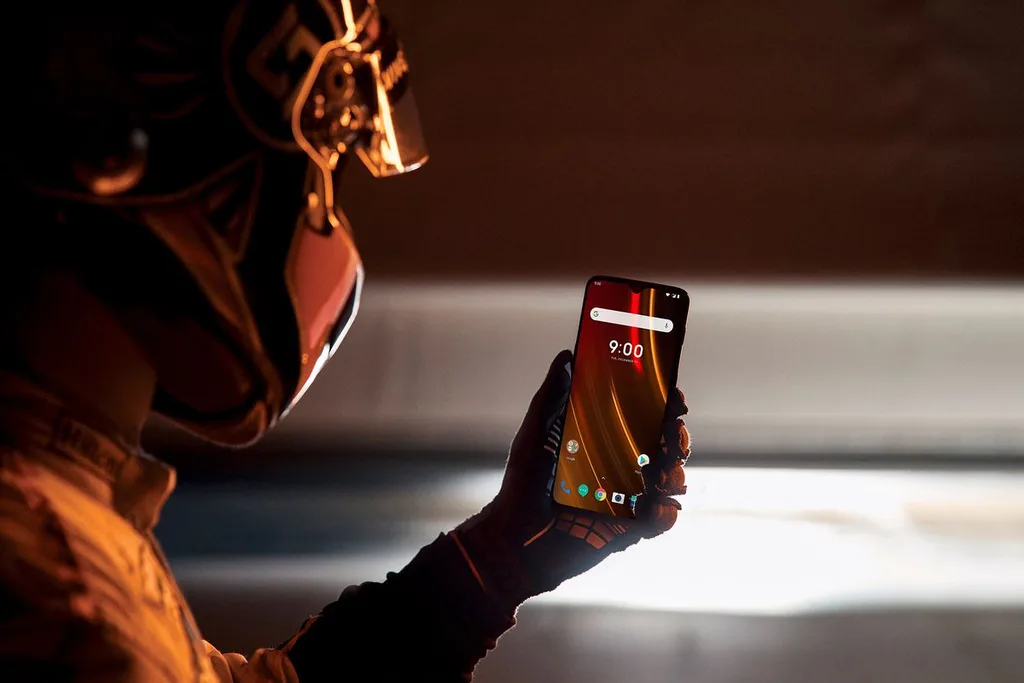 OnePlus 6T McLaren Edition 10 GB RAM ve 30W hızlı şarjla geliyor