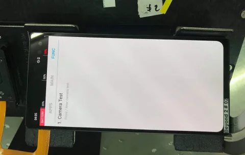Galaxy S10+ prototipinde ilginç çentik göze çarpıyor