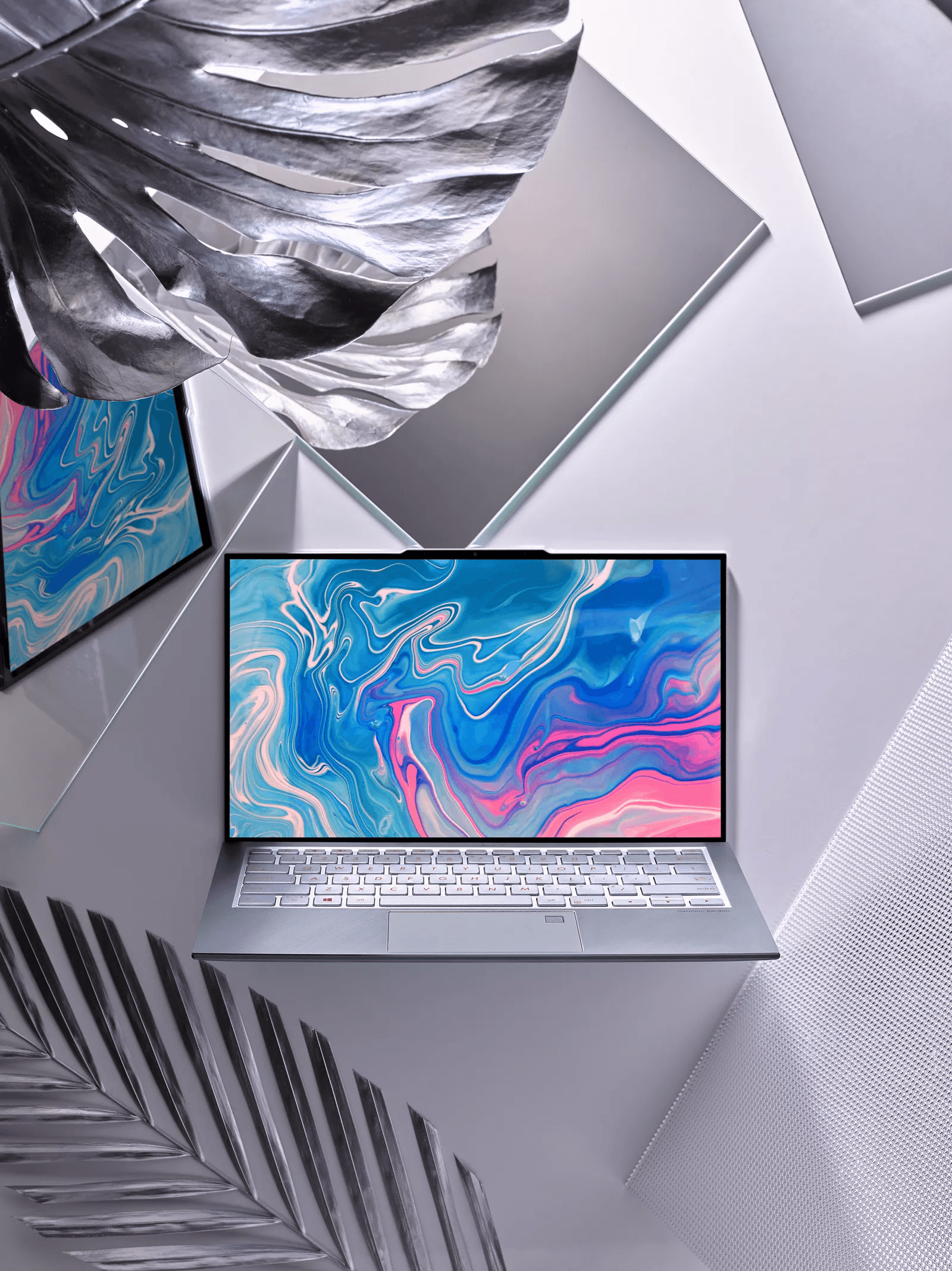 Asus ZenBook S13 çentik benzeri yaklaşımı dizüstü bilgisayara uyguluyor