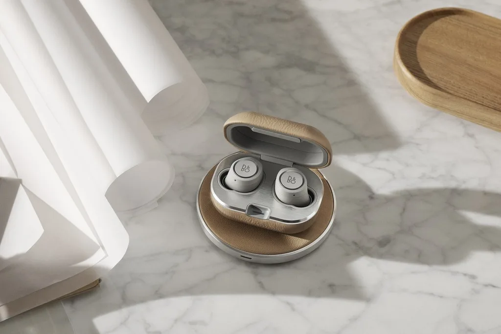 Beoplay E8 kablosuz şarj ve USB-C destekli şarj kutusuyla yenilendi