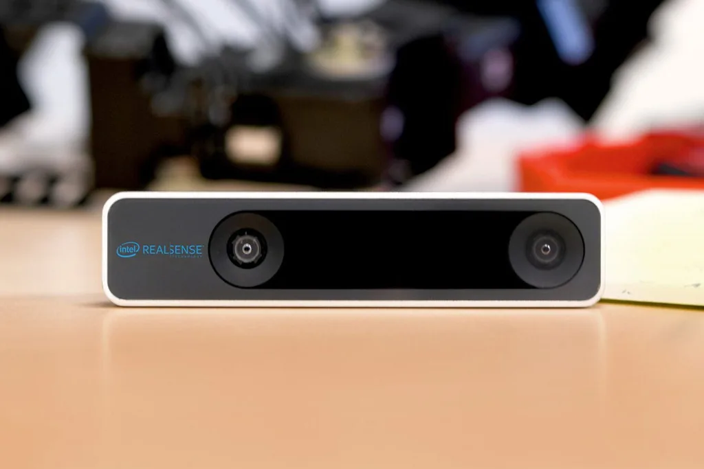 Intel yeni RealSense takip kamerasıyla robotlara yol gösterecek