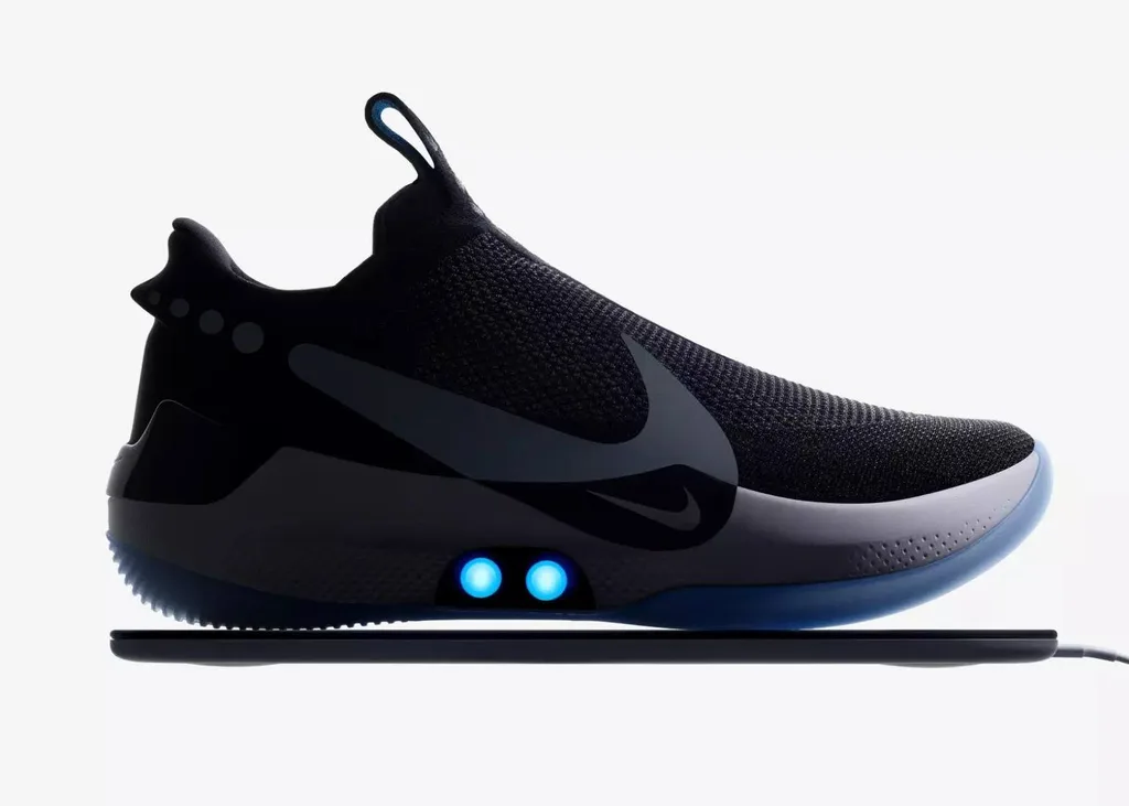 Nike Adapt BB kendinden bağcıklı, mobil uygulamayla kontrol ediliyor