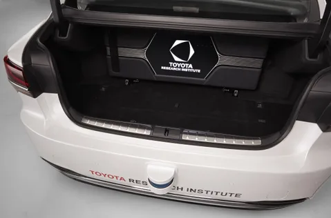 Toyota sürücüsüz otomobilinin bagajını büyüttü