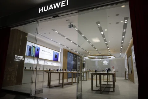 Video: Huawei’nin İzmir’de açtığı ilk Deneyim Mağazası’nı geziyoruz