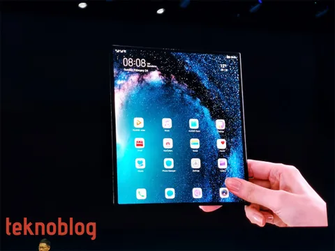 Huawei’nin elinde Galaxy Fold benzeri tasarım da varmış, ancak kullanmamış