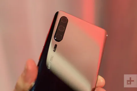 Huawei P30 Pro prototipi tasarım ve kamera hakkında ipuçları veriyor