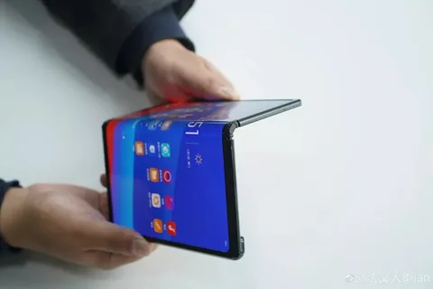 Oppo da katlanabilir telefonların cazibesine kapıldı