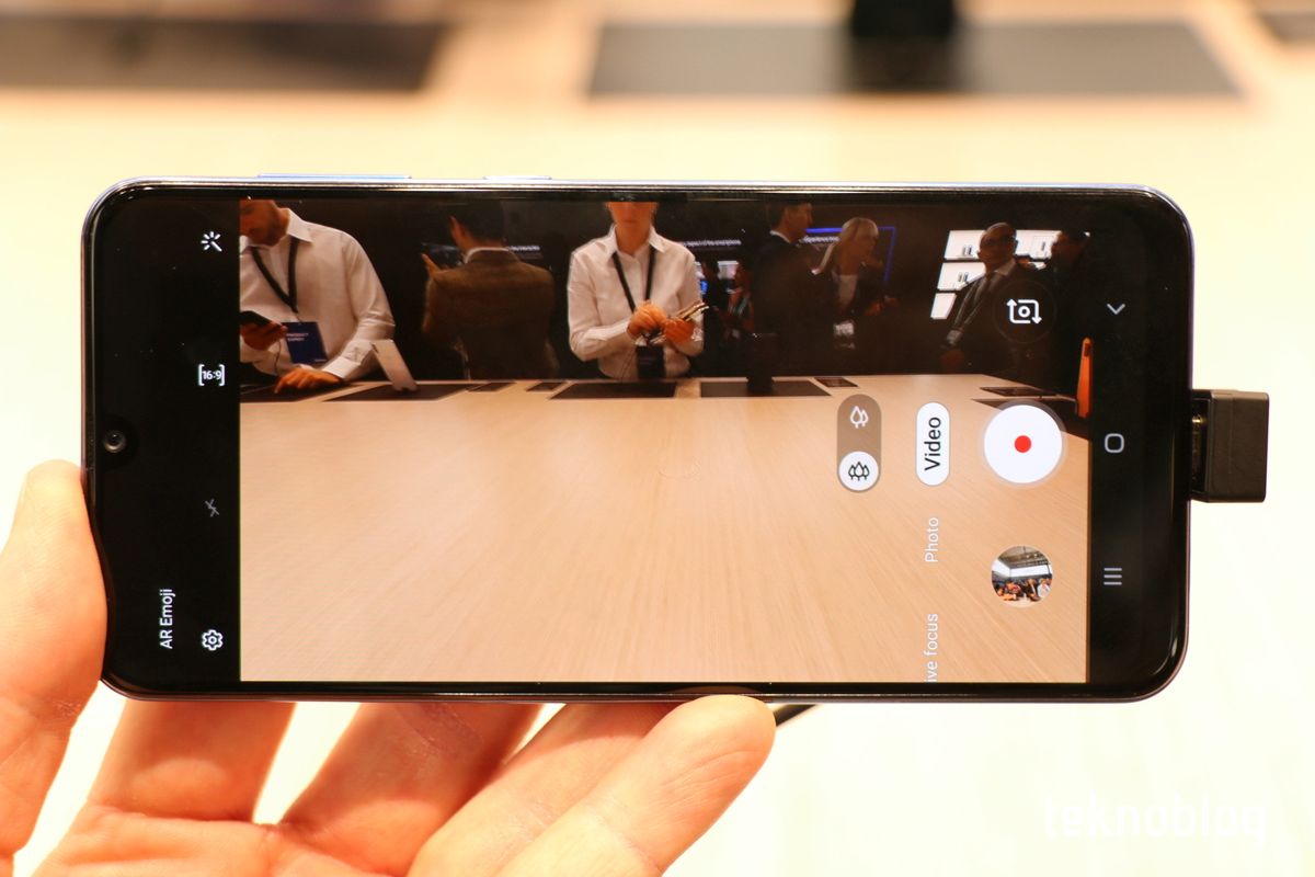 Samsung Galaxy A30 ve Galaxy A50 Ön İnceleme – Video