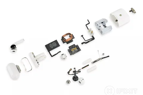 Kablosuz şarj destekli AirPods 2 parçalarına ayrıldı