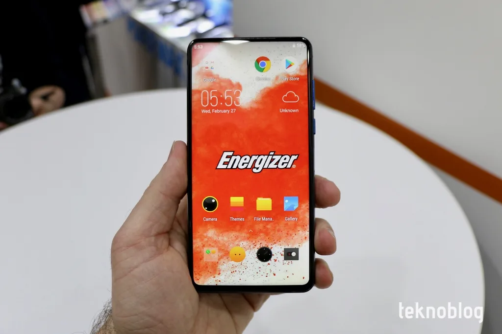 18000 mAh pilli Android telefon: Energizer Power Max P18K Pop Ön İnceleme – Video