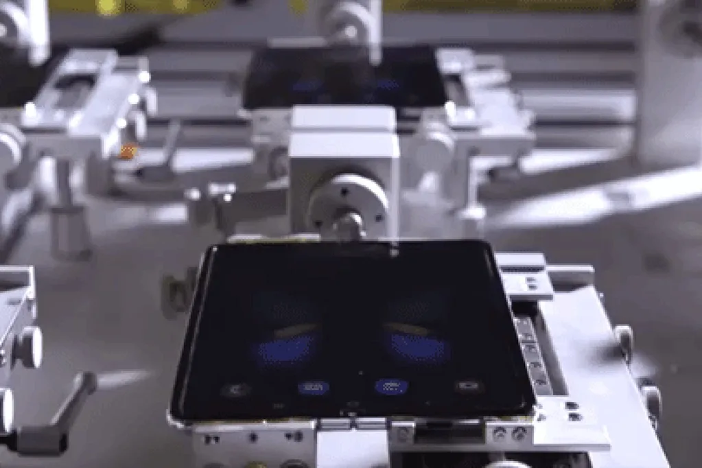 Samsung Galaxy Fold’un robotlarla nasıl katlanıp açıldığını görün – Video