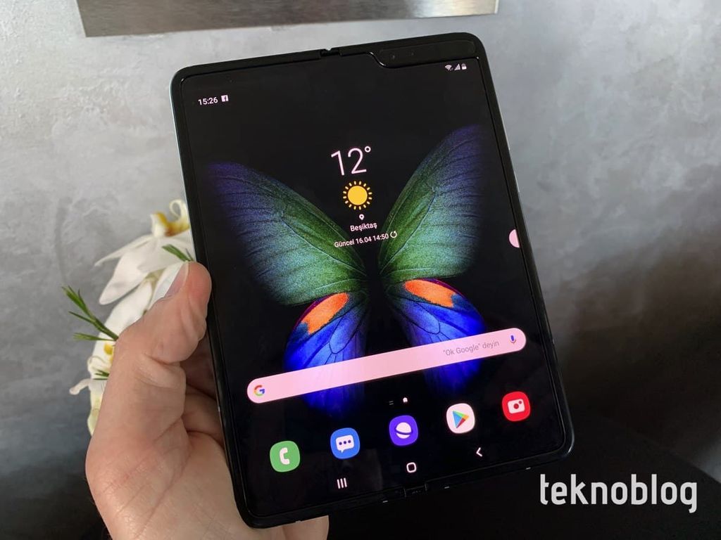 Galaxy z Fold 2