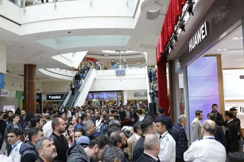 İstinyePark Huawei Deneyim Mağazası büyük ilgiyle kapılarını açtı