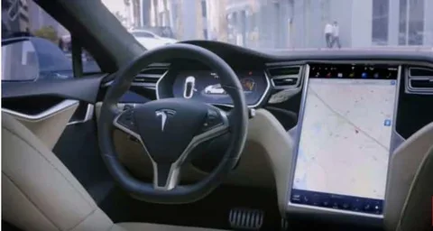 Elon Musk’tan Tesla’nın otonom sürüş abonelik paketi için yeni tarih