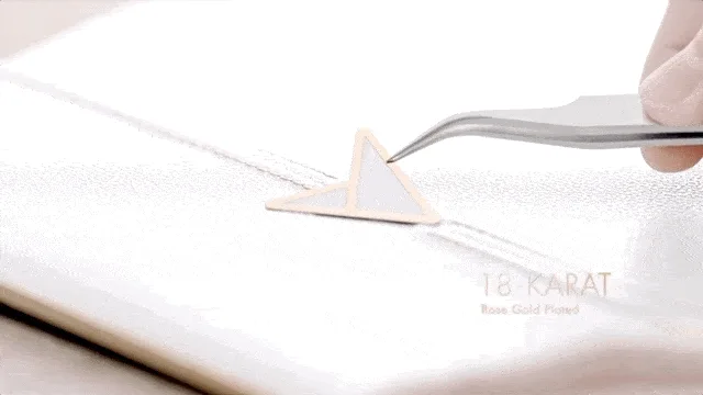 Asus otuzuncu yaşını deri ve altın kaplı dizüstü bilgisayarıyla kutluyor