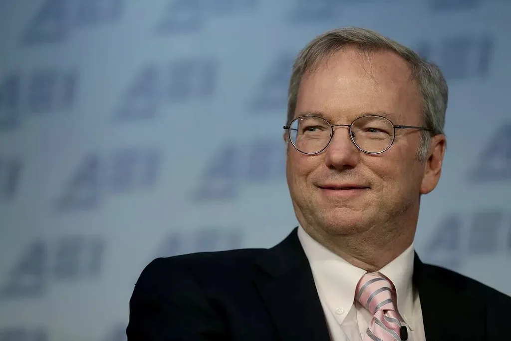 Eski Google CEO’su Eric Schmidt: Yapay zekâ insanlık için “varoluşsal risk” niteliğinde
