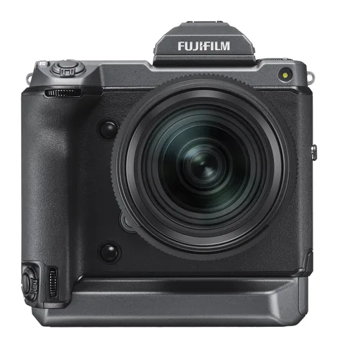 Fujifilm GFX100 ile birçok ilki bir arada sunuyor