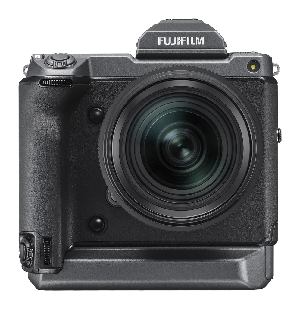 Fujifilm GFX100 ile birçok ilki bir arada sunuyor