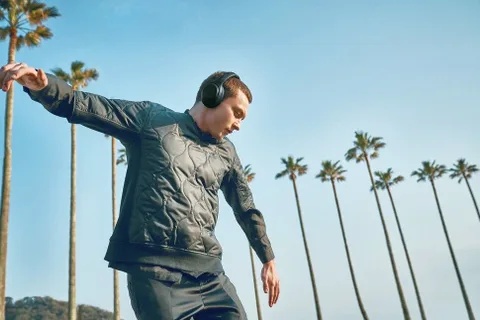 Sony Extra Bass serisinin yeni üyeleriyle Beats’e meydan okumayı sürdürüyor